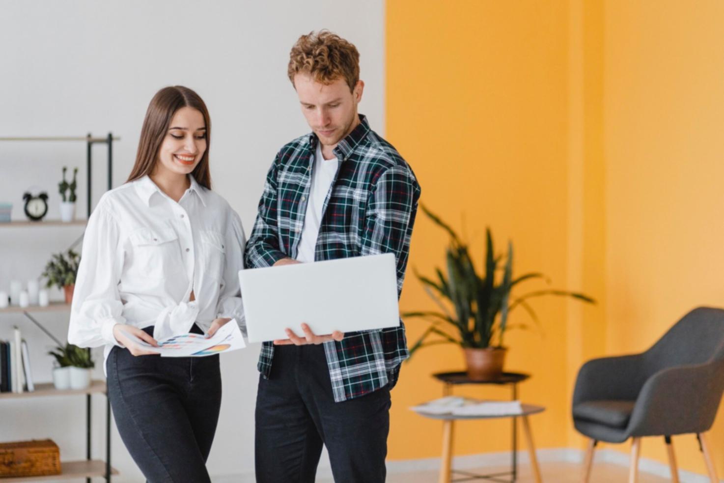 Sesión práctica de trabajo en equipo durante el programa de formación